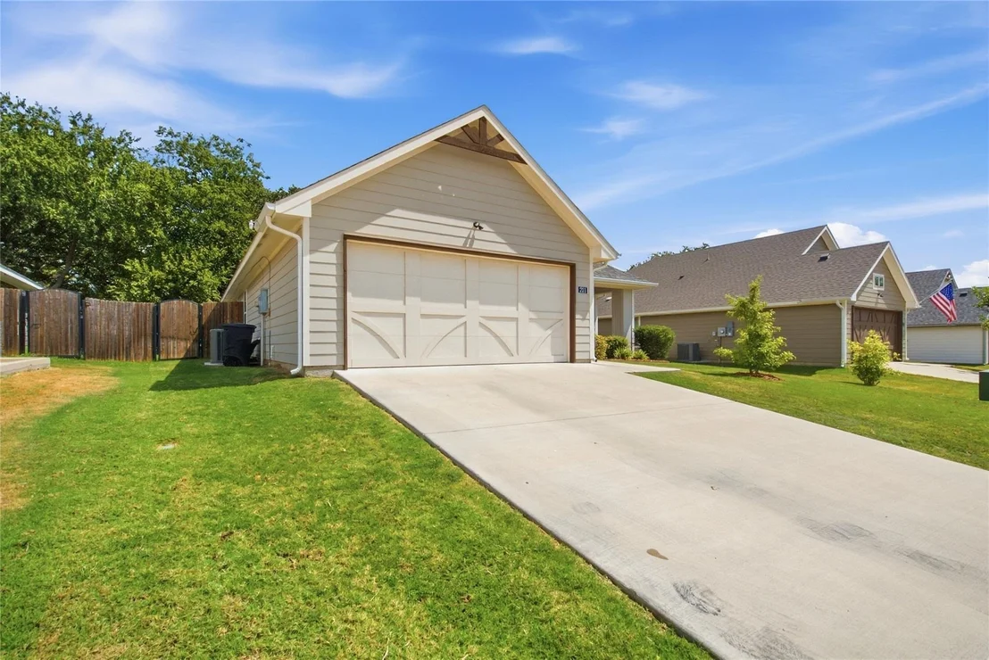 Photo of 211 Clover Circle