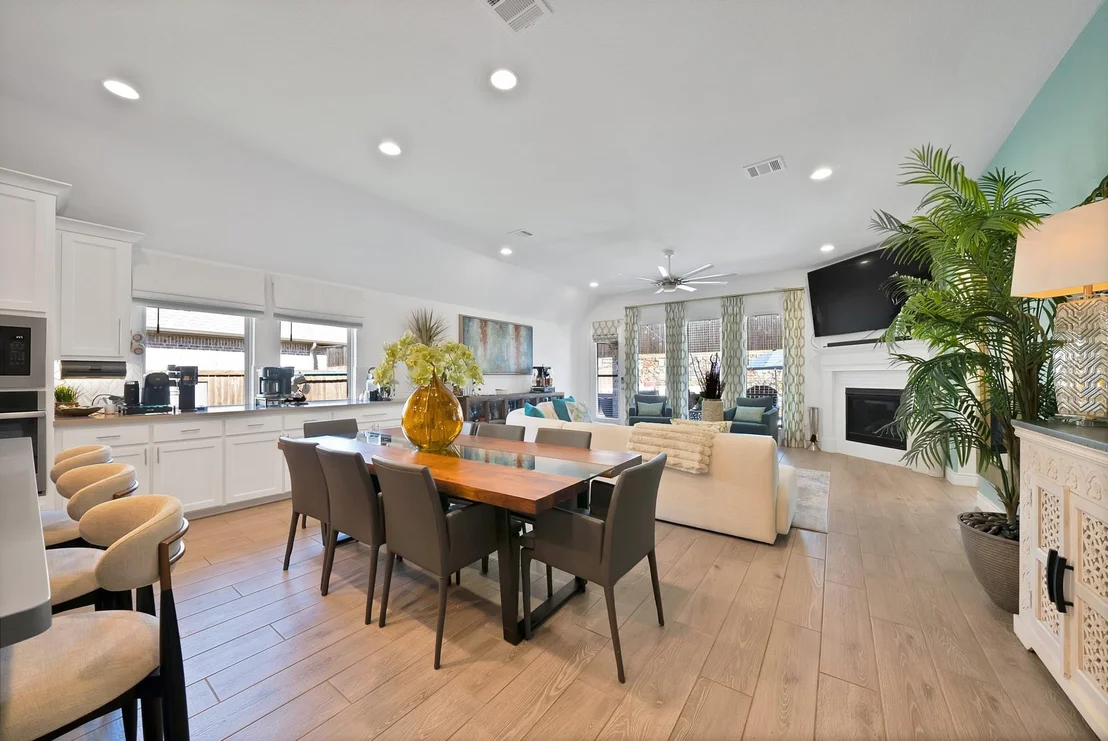 Photo of 808 Knoxbridge Road
