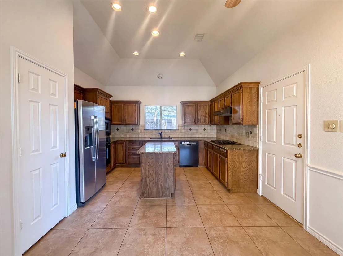 Photo of 905 Ridgemont Drive