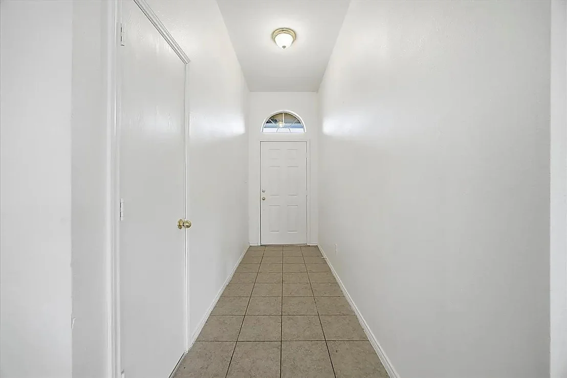 Photo of 334 River Oaks Lane