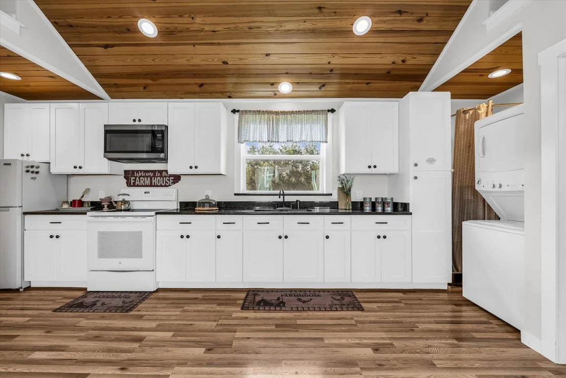 Photo of 348 Barker Lane