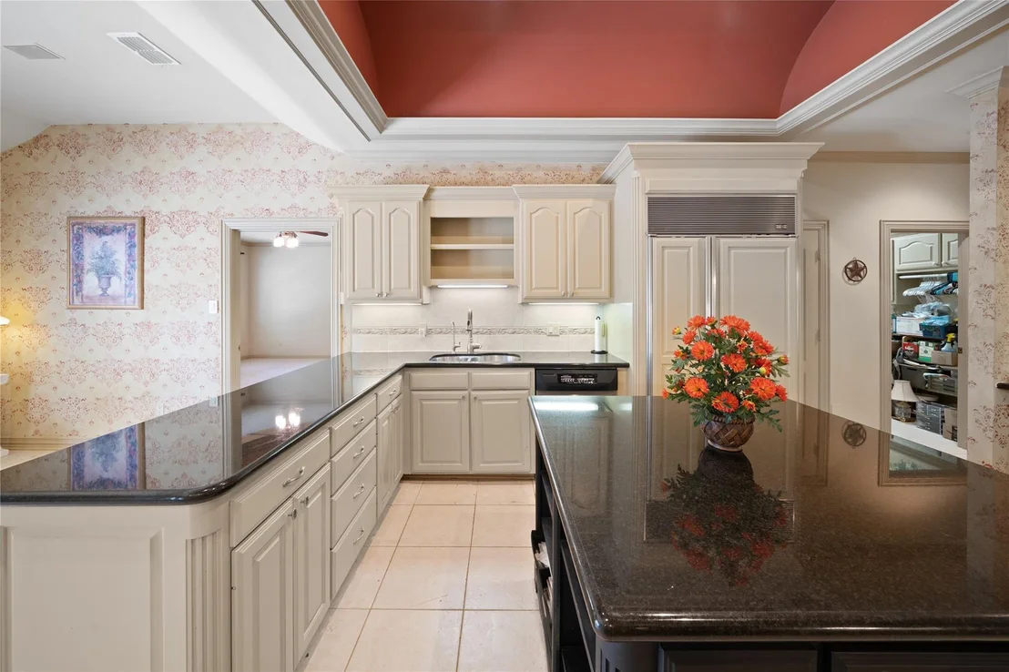 Photo of 7402 Hollytree Drive