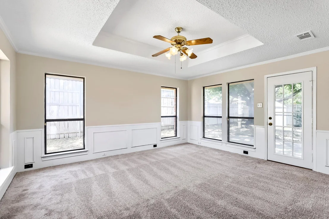 Photo of 2212 Oak Bluff Drive