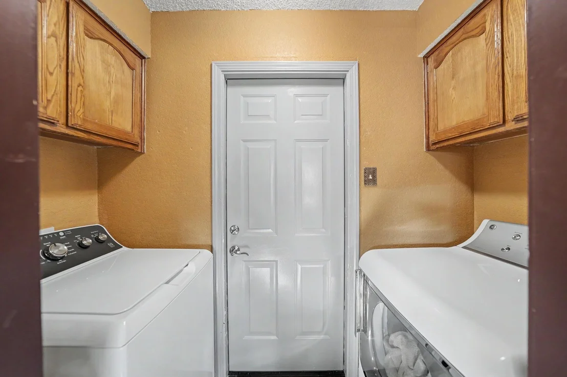 Photo of 7624 Maplehill Road