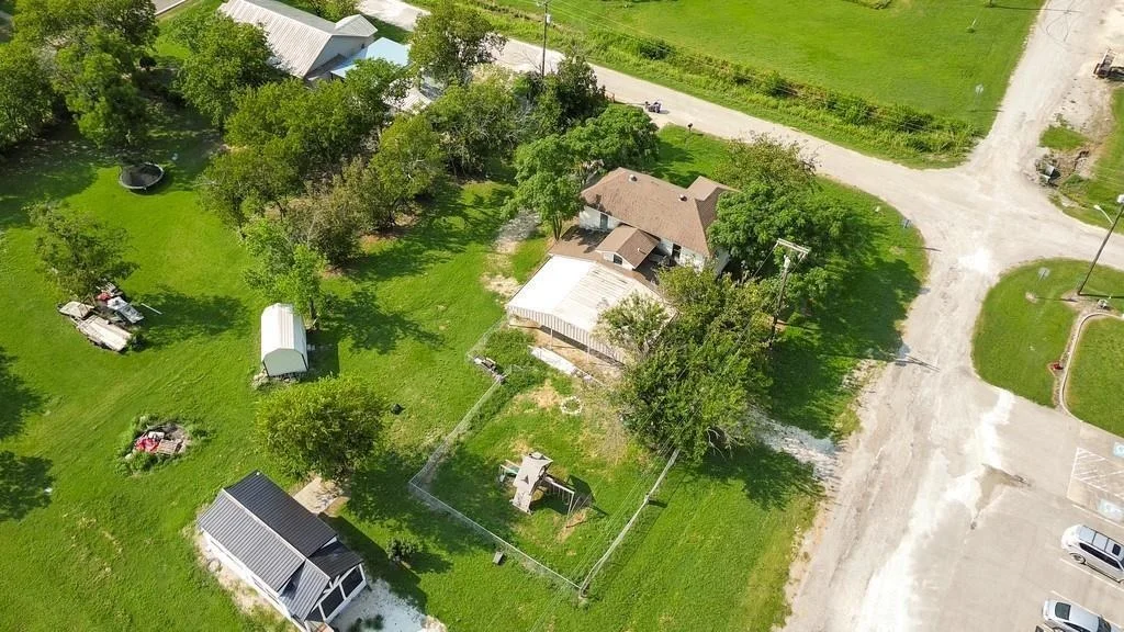 Photo of 112 W Hackberry Street