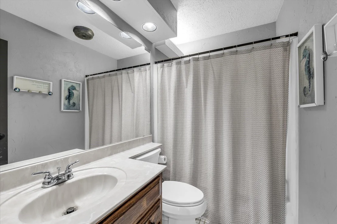 Photo of 913 Montclair Drive