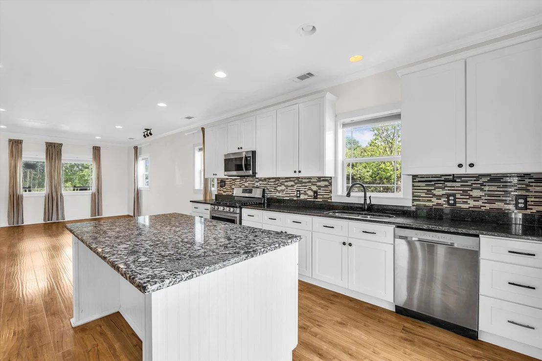 Photo of 348 Barker Lane