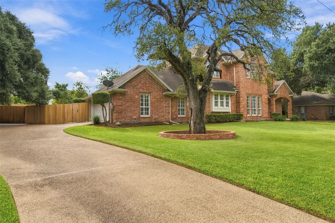 Photo of 7918 Old Mcgregor Road