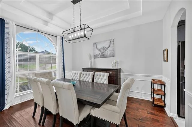 Photo of 851 Bridle Path