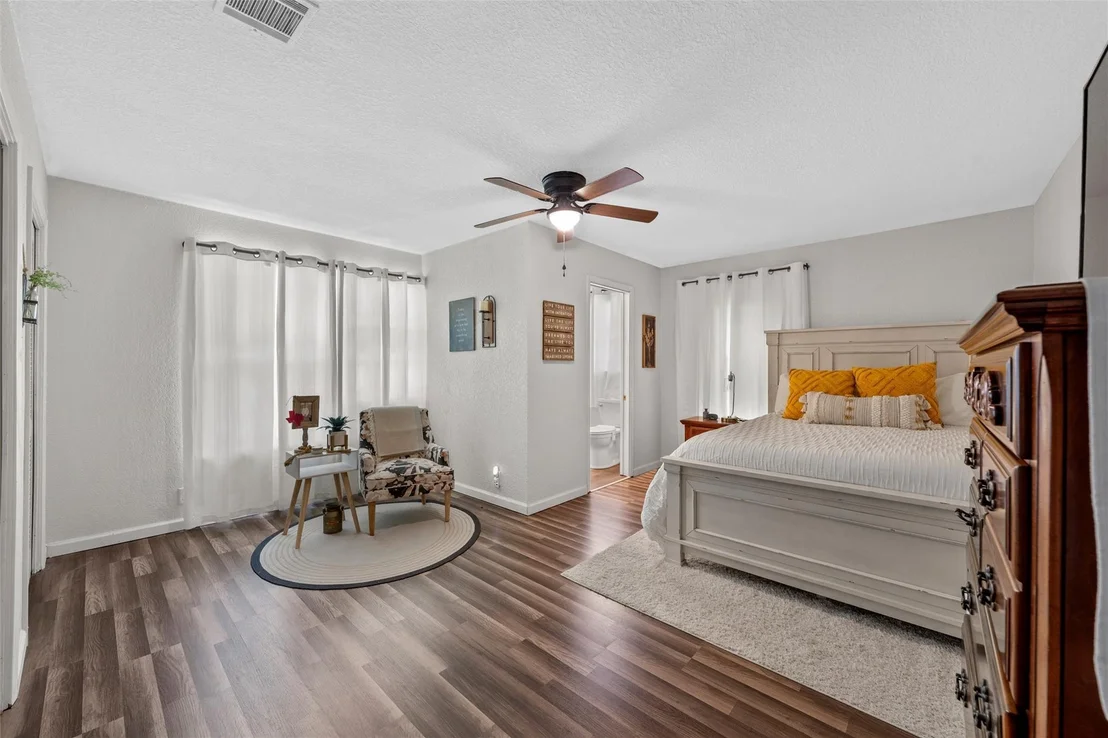 Photo of 518 Warren Road