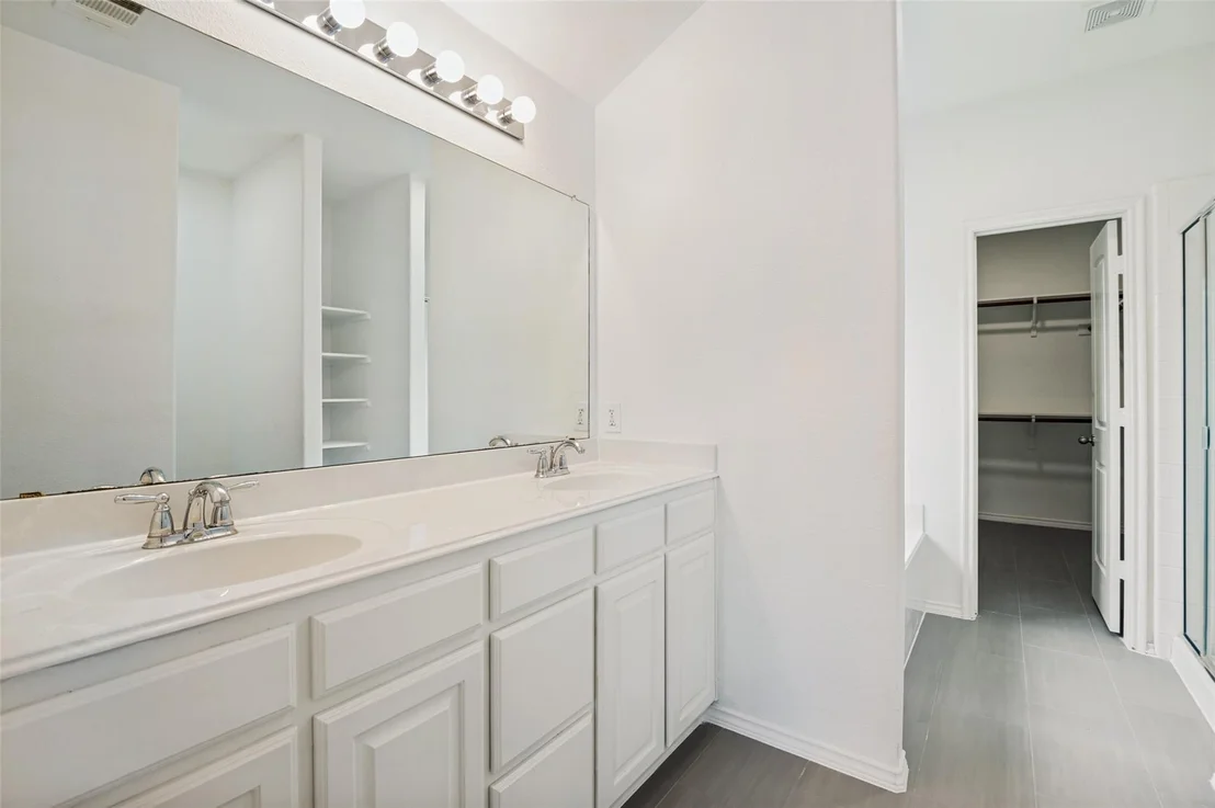 Photo of 1097 Luton Drive