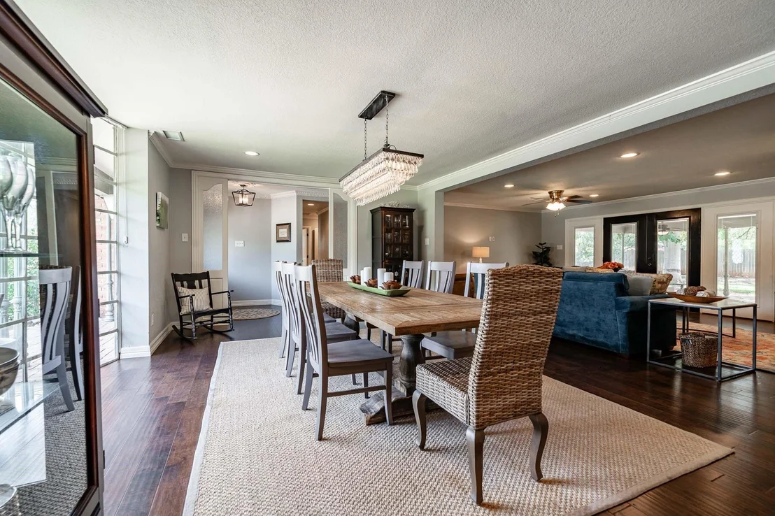 Photo of 1825 Elmwood Drive