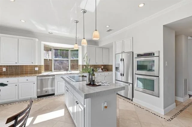 Photo of 1048 Basilwood Drive