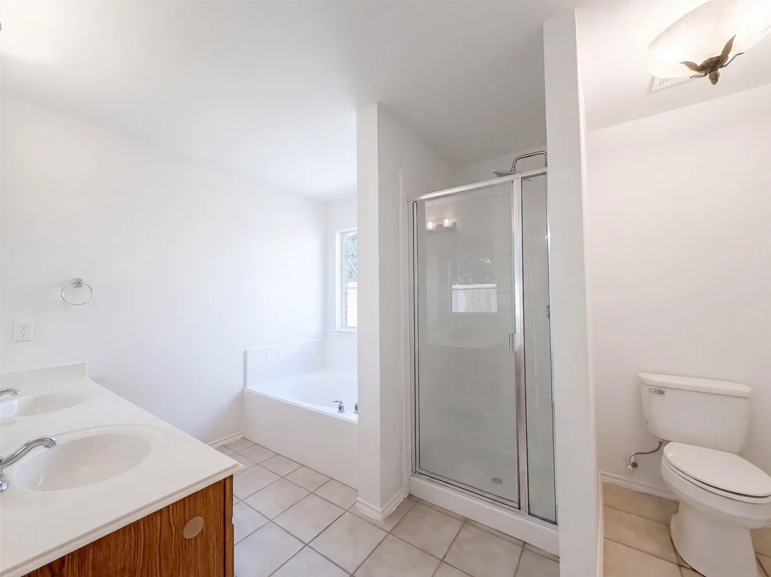 Photo of 905 Acacia Drive