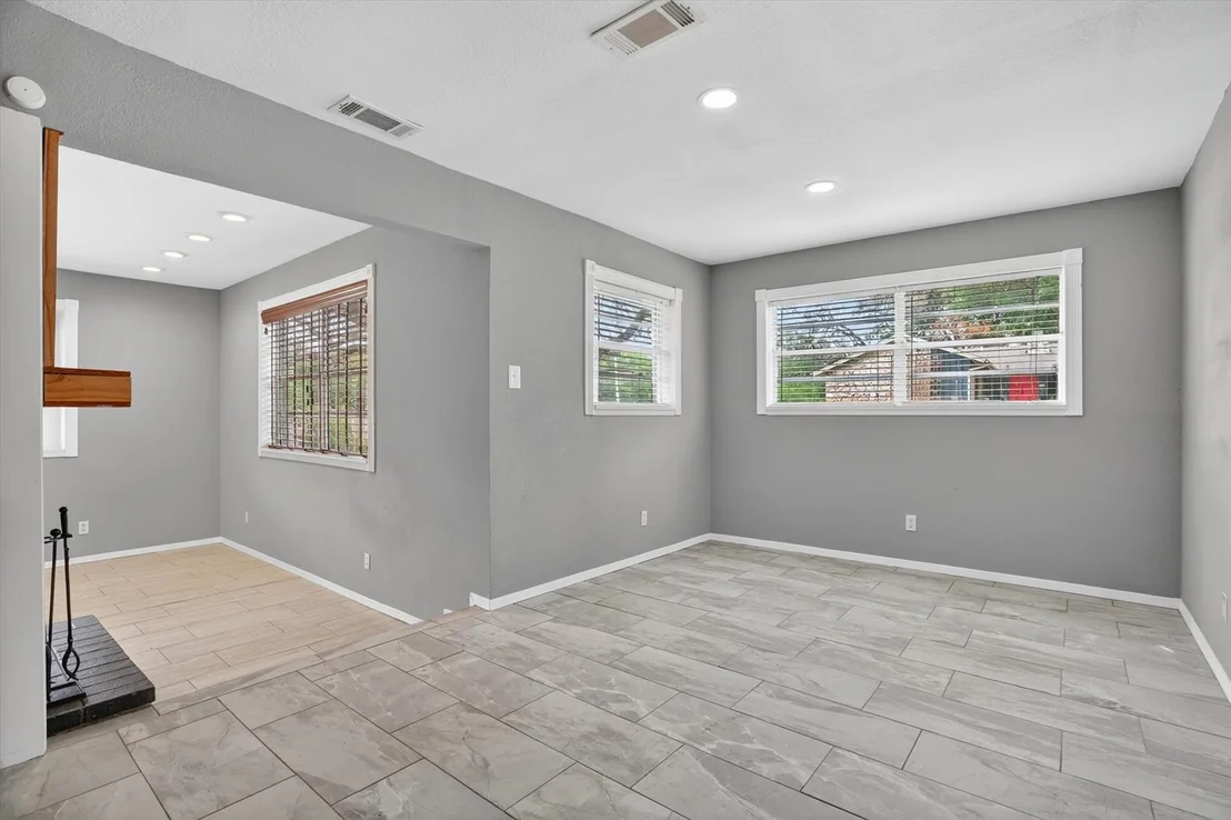Photo of 6609 Genoa Road