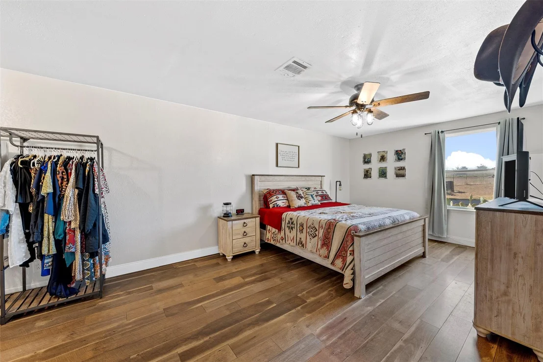 Photo of 518 Warren Road