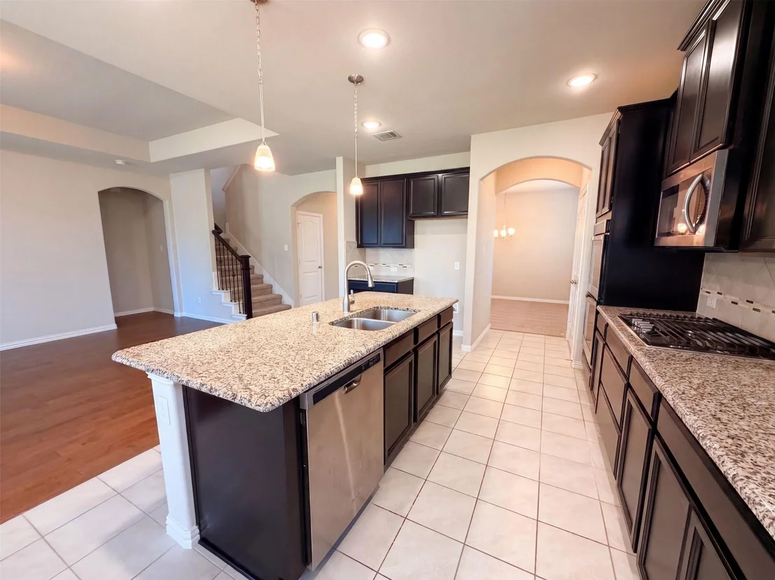 Photo of 2054 Avondown Road