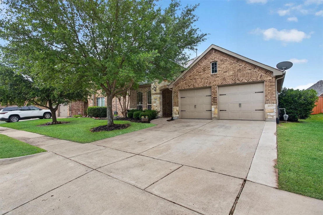 Photo of 1013 Somerset Circle