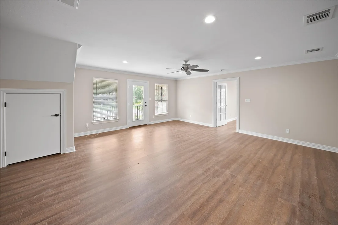 Photo of 7402 Hollytree Drive