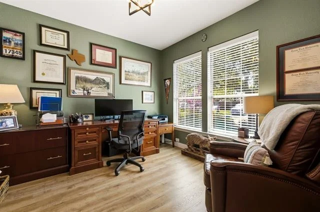 Photo of 404 Fairway Bluff Drive
