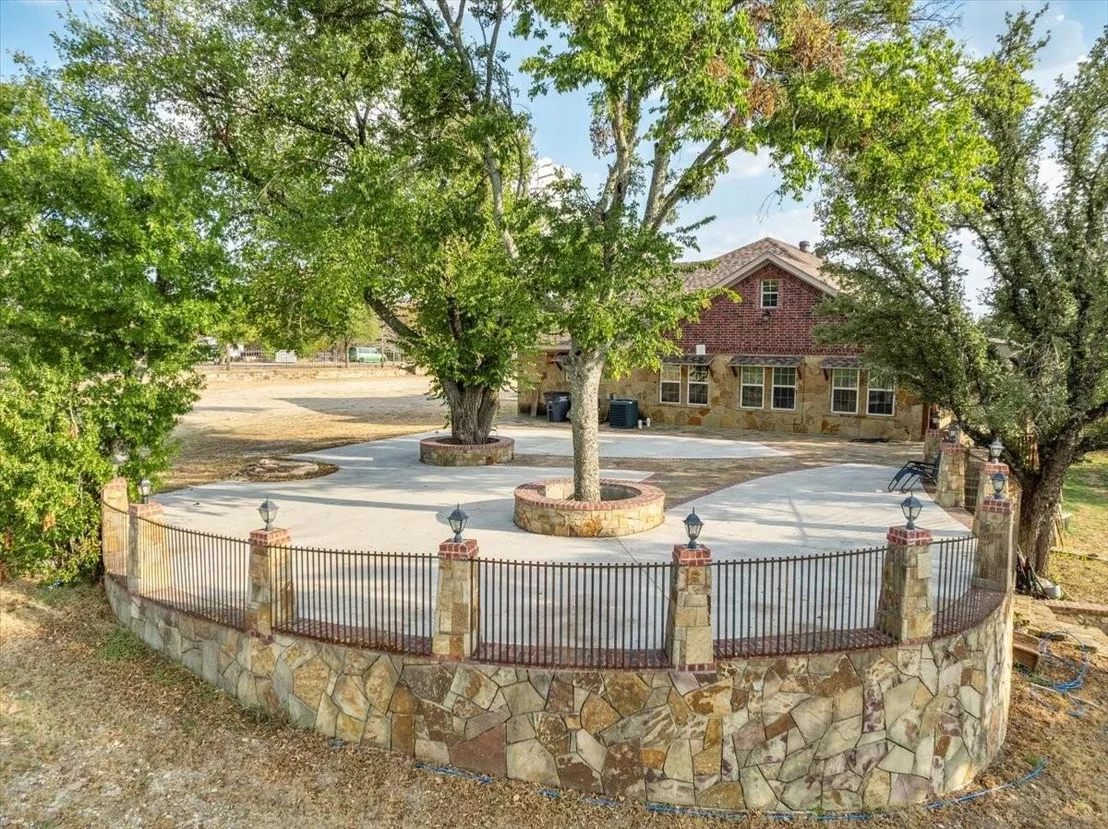 Photo of 3601 Oak Circle