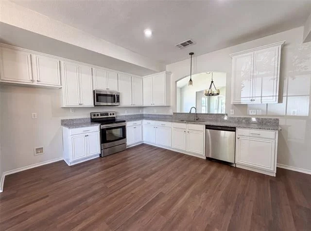 Photo of 825 Adams Drive