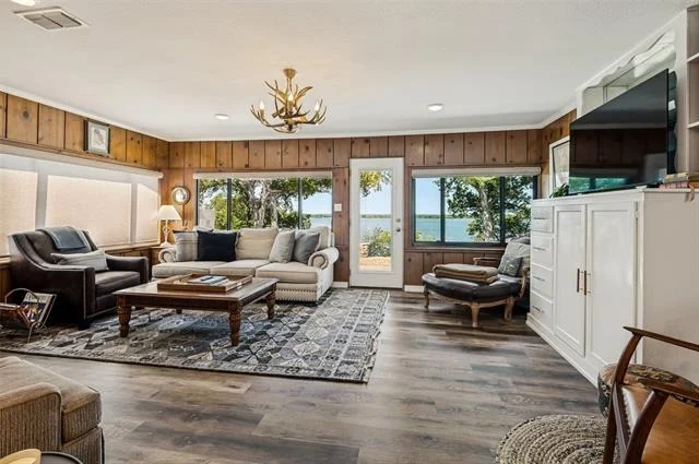 Photo of 111 Live Oak Drive