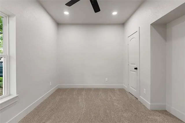 Photo of 502 W 6th Street