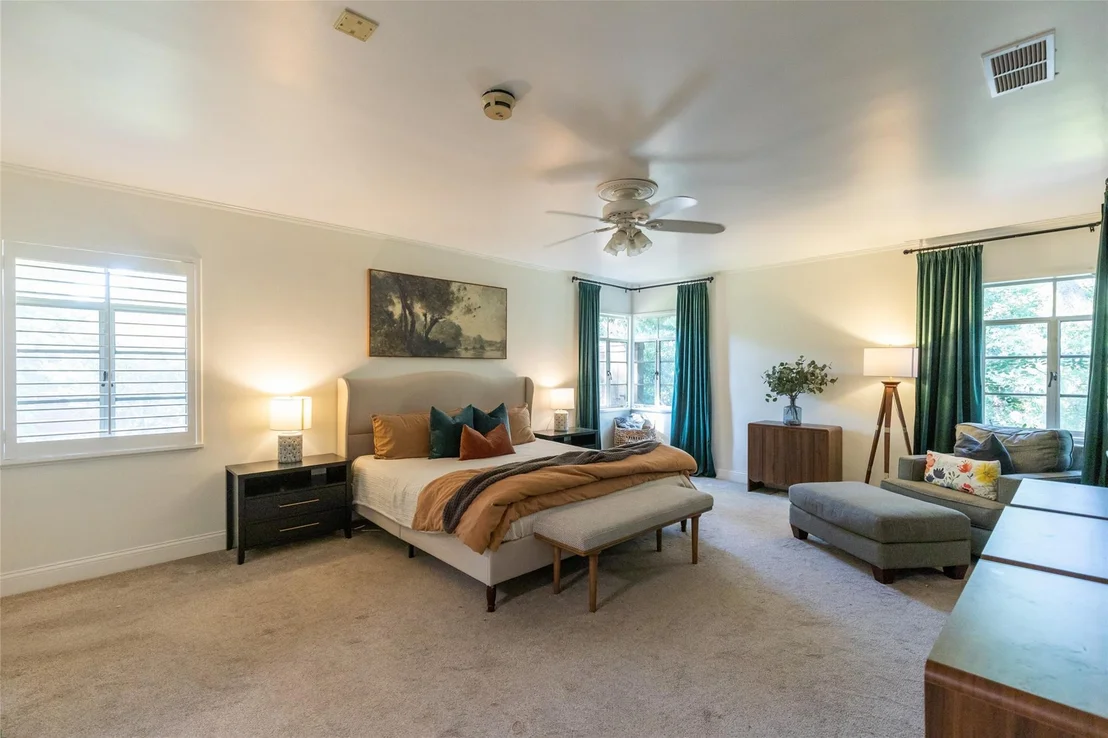 Photo of 3765 Woodridge Drive