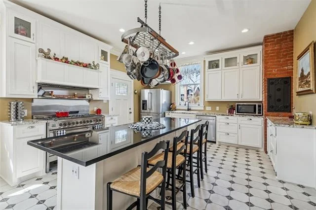 Photo of 705 Griffith Avenue