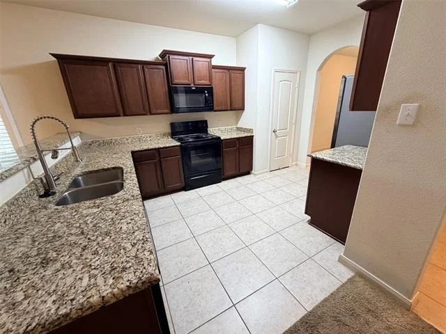 Photo of 1617 Park Trails Boulevard