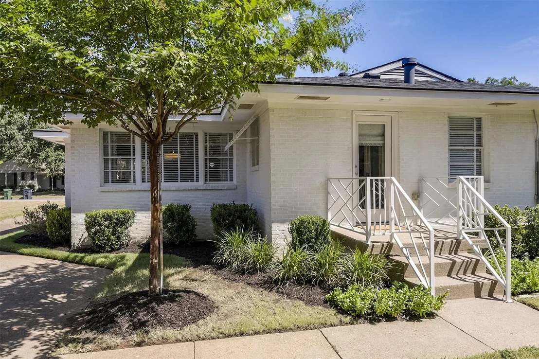 Photo of 1320 Barnes Drive