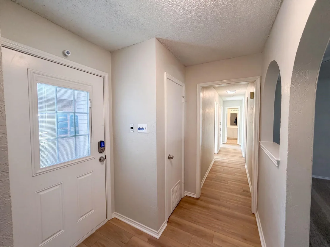 Photo of 2209 Mountainview Drive