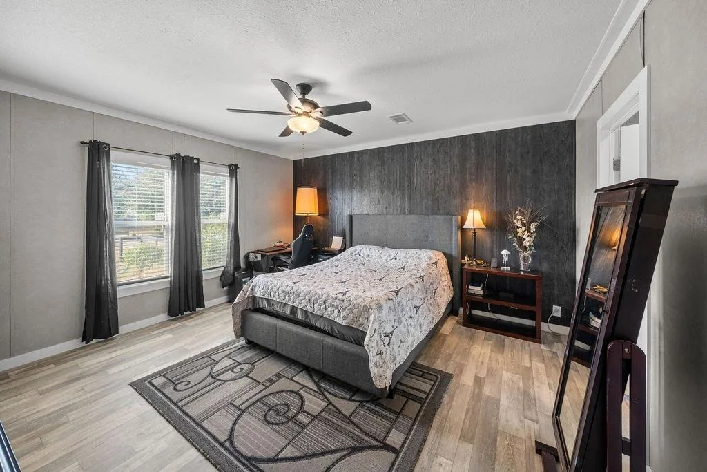 Photo of 827 Cheyenne