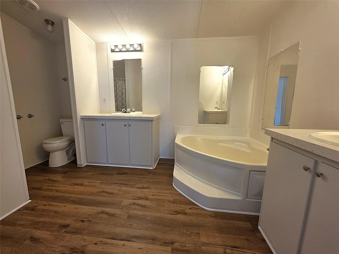 Photo of 942 Balmorea Drive