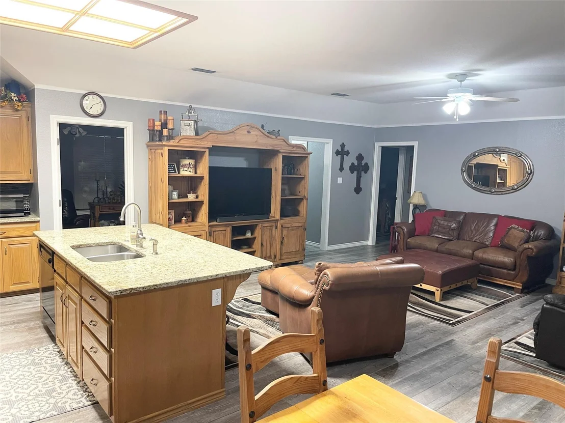 Photo of 634 Maplewood Drive