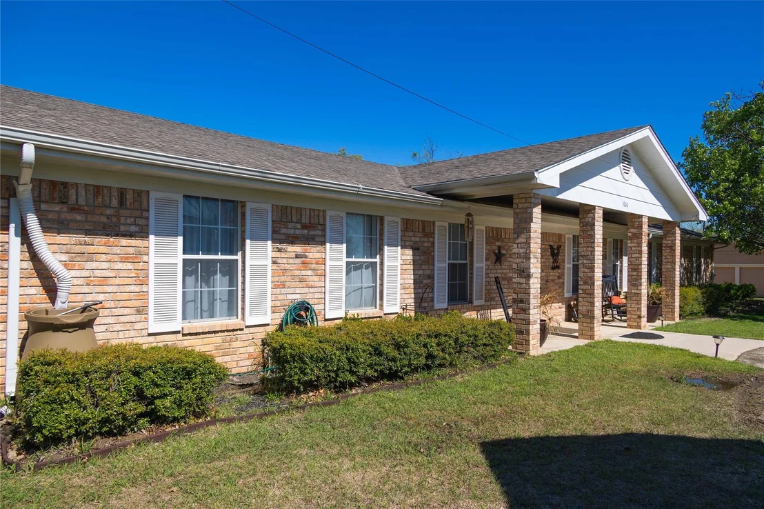 Photo of 1600 Shaw Drive