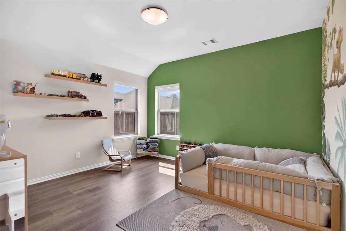 Photo of 1121 Alaska Drive
