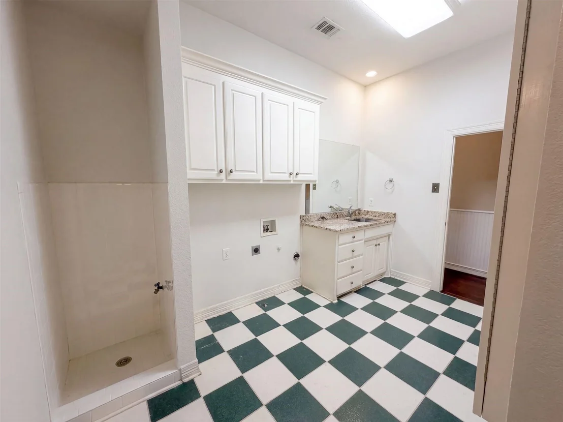 Photo of 619 Edgewood Lane