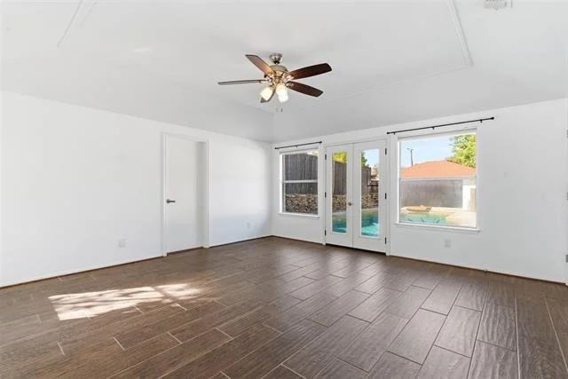 Photo of 2201 Mistletoe Boulevard