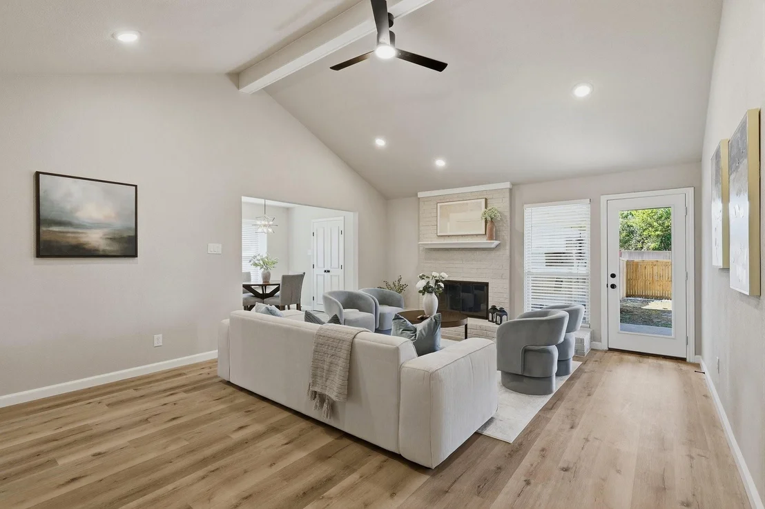 Photo of 924 Edgefield Trail