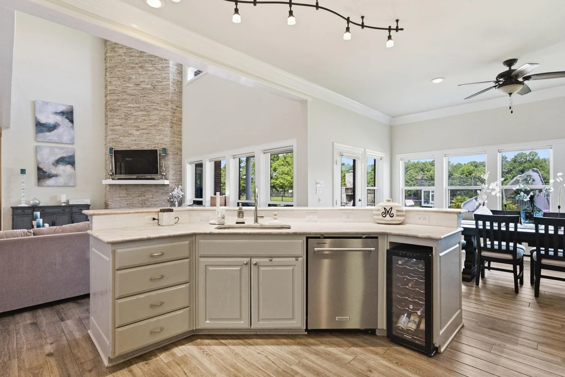 Photo of 10936 Deer Creek Drive