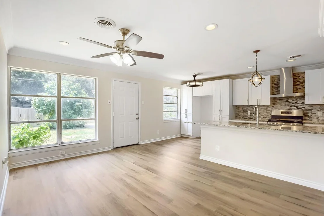 Photo of 1207 Ridgeway Drive