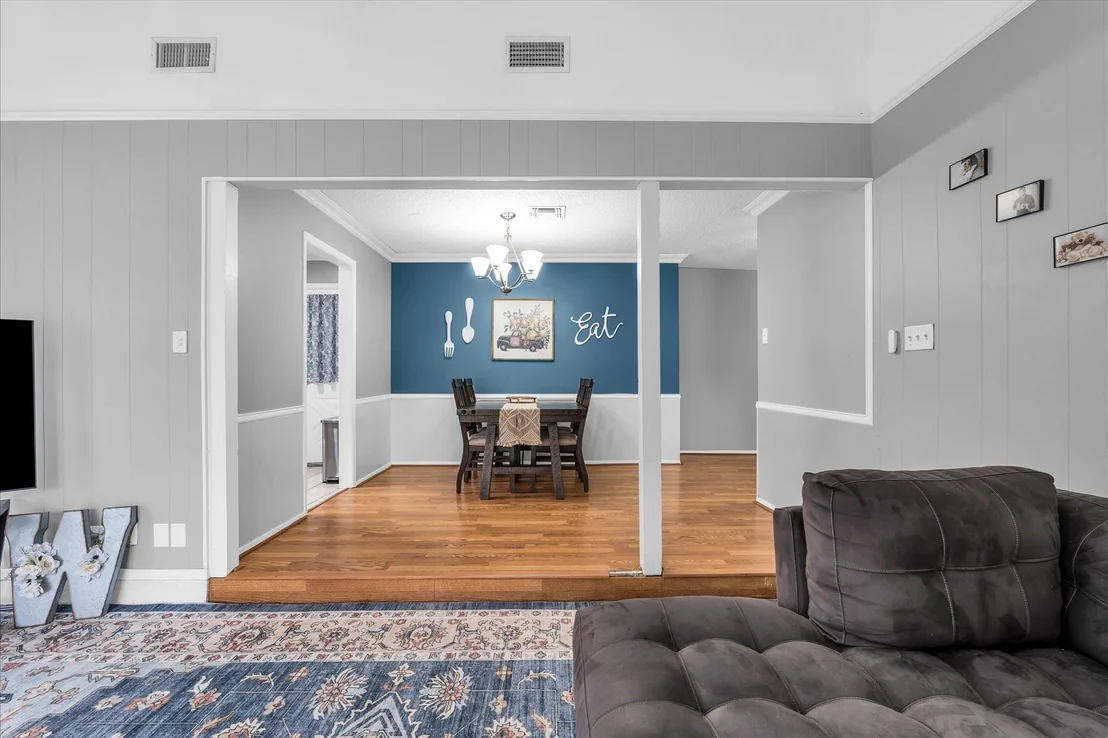 Photo of 913 Montclair Drive