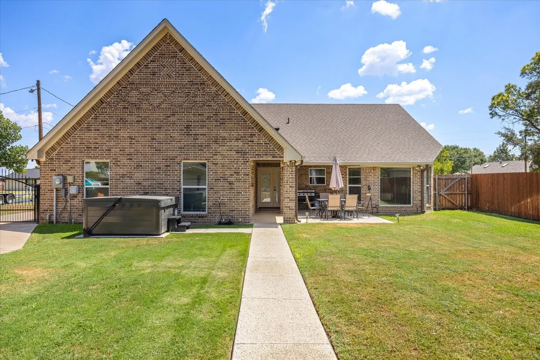 Photo of 4100 Apache Trail Court