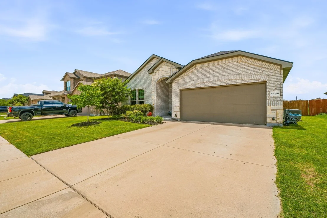 Photo of 1106 Burlingame Drive