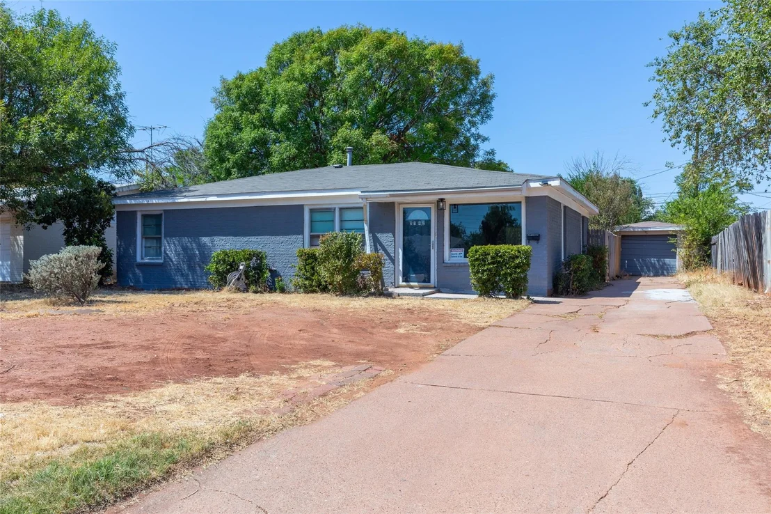Photo of 2142 N Mockingbird Lane