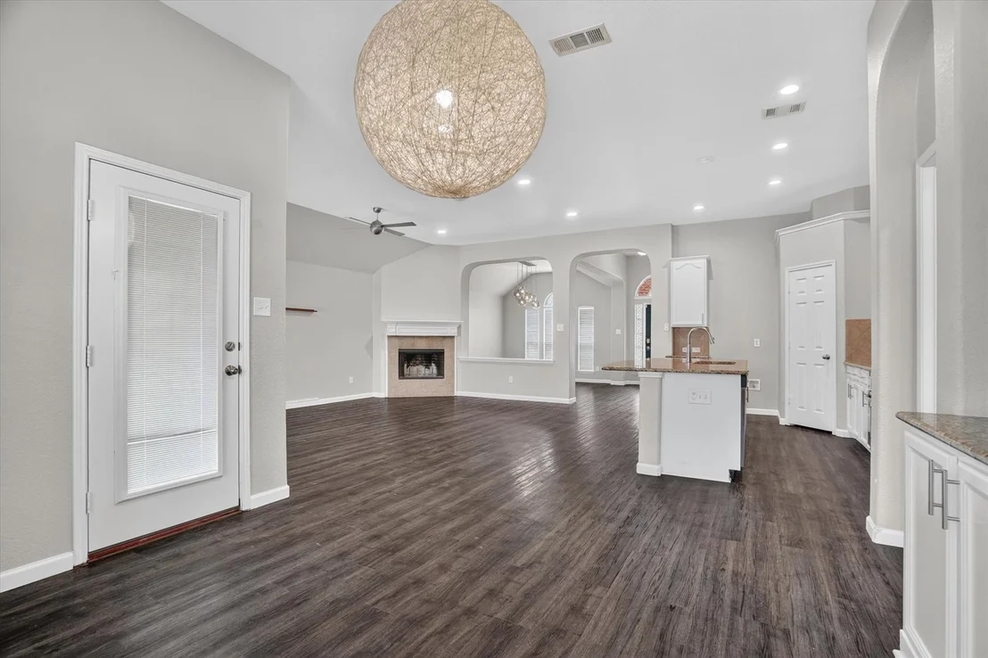 Photo of 817 Peach Lane