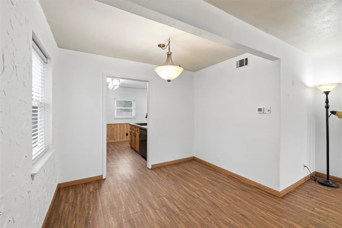 Photo of 806 Waggoner Drive