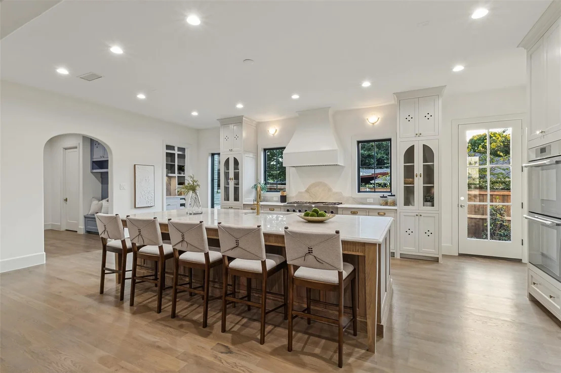 Photo of 6910 Wabash Circle
